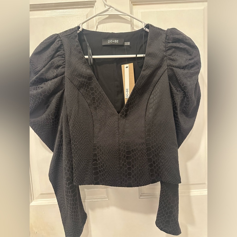 DO+BE Puff Sleeve Top